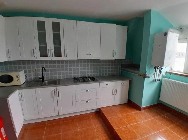 Apartament cu 3 Camere Semidecomandate Zona Zamca - 10