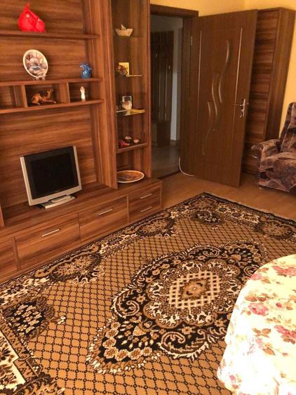 Ofer spre inchiriere apartament cu 2 camere - zona Hipodrom - 1