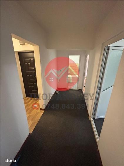 Apartament cu 2 camere decomandat în Central