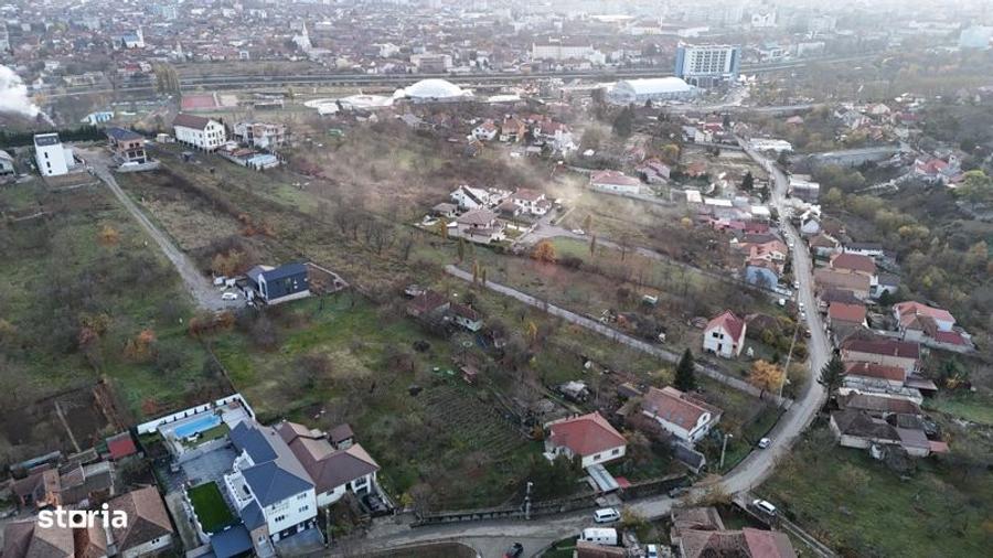 Teren intravilan 4700 m2 zona dealuri - 4
