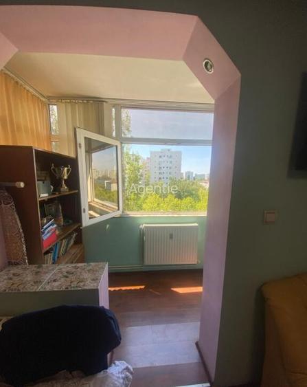 Bdul.1 Decembrie 1918.Apartament 3 camere.