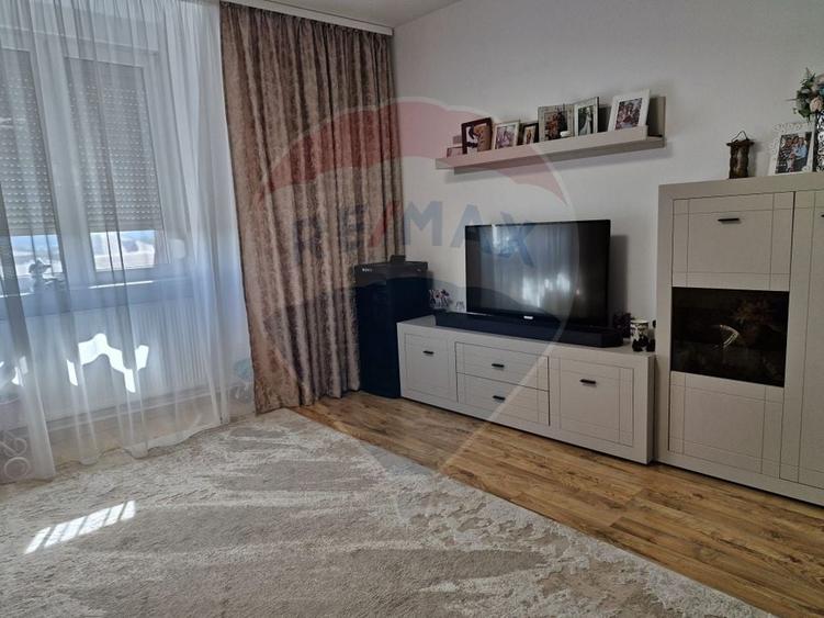 Apartament cu 2 camere de vânzare în zona George Enescu - 1