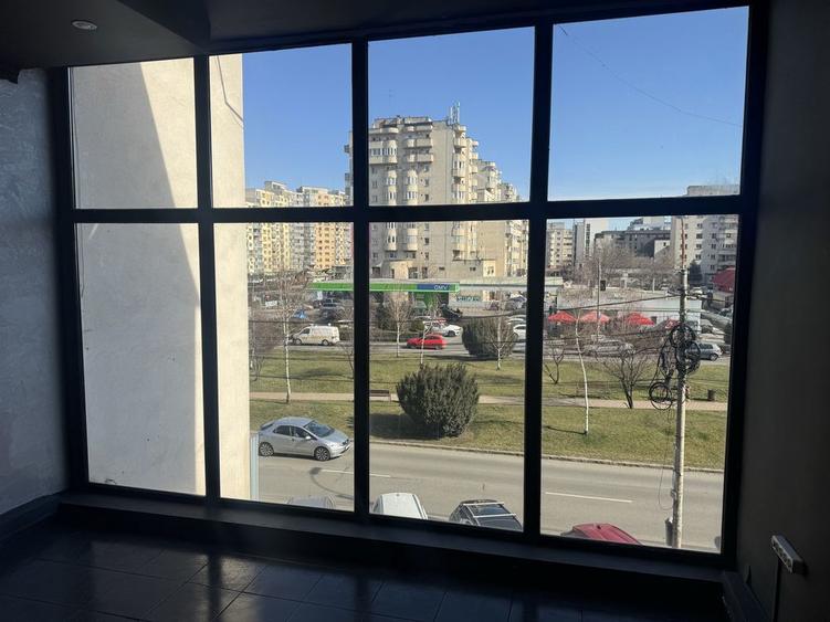 Dau in chirie spatiu comercial 50 MP Marasti sens giratoriu - 2