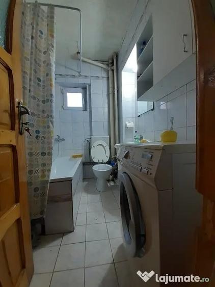 Apartament cu 2 camere decomandat în Nicolina