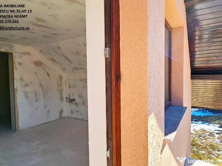 Casa P+M si 1400 mp teren,langa parau si padure, com.Piatra Soimului - 1