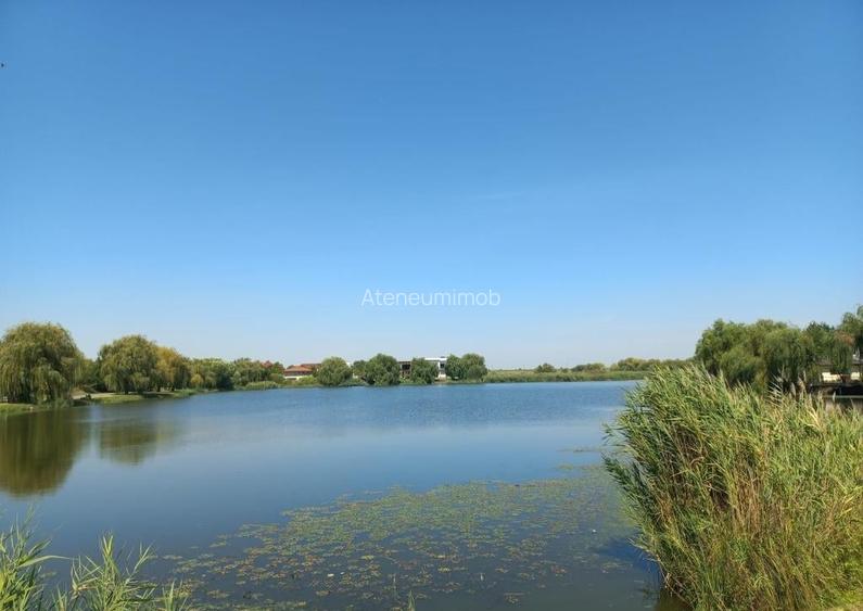 Teren cu deschidere generoasa la doar 100 de metri de lac- zona Viitorului Teren cu deschidere generoasa la doar 100 de metri de lac- zona Viitorului