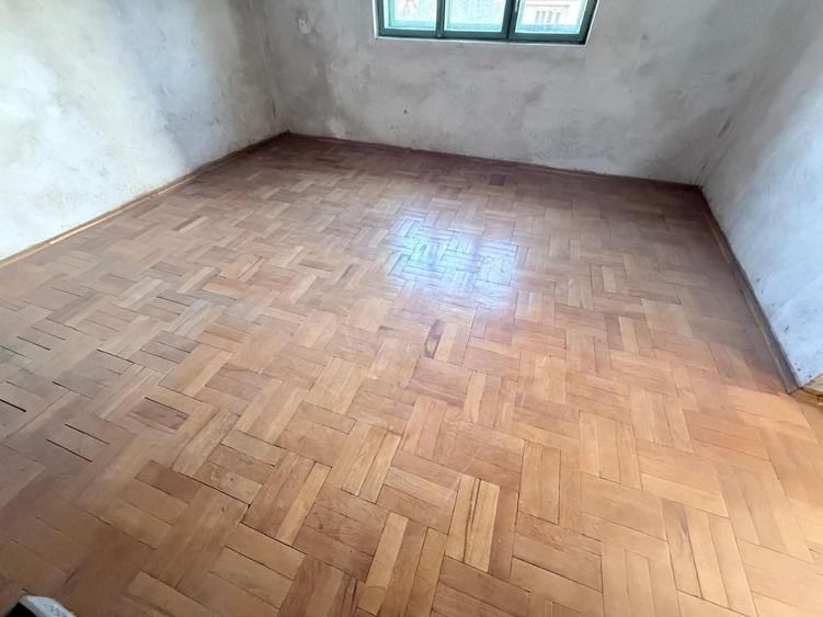 Apartament cu 3 camere decomandat în Exterior Est