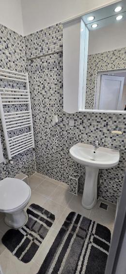 La 5 minute de sta?ia de metrou Eroii Revolutiei - 4