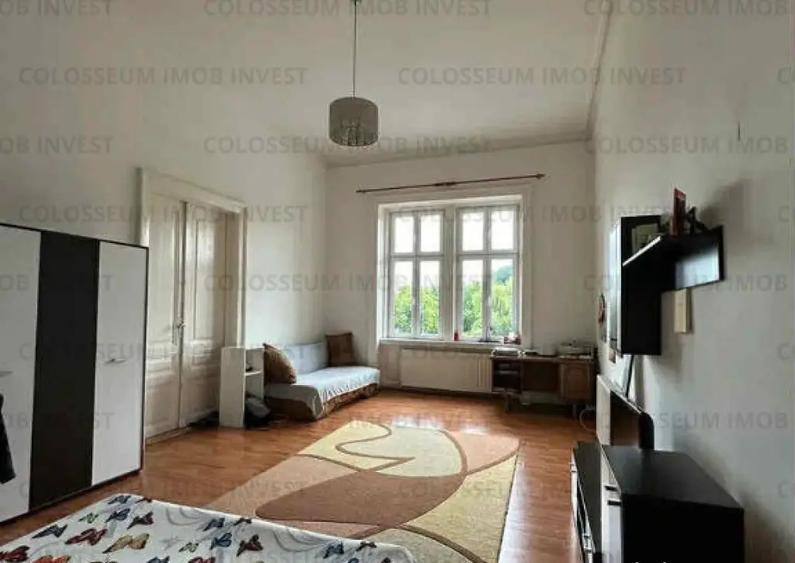 Apartament 2 camere, semidecomandat - zona Centru Istori - 1