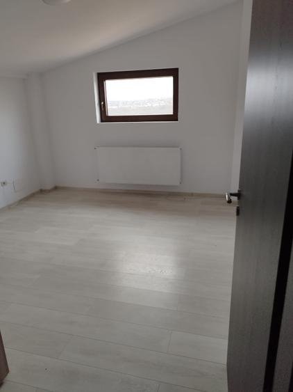 Apartament inchiriere 3 camere 350Euro  Cug Valea Adanca, complex Nicole Residen - 3