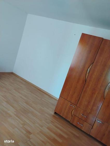 Casa de vanzare cu 5 camere ?i garaj - 7