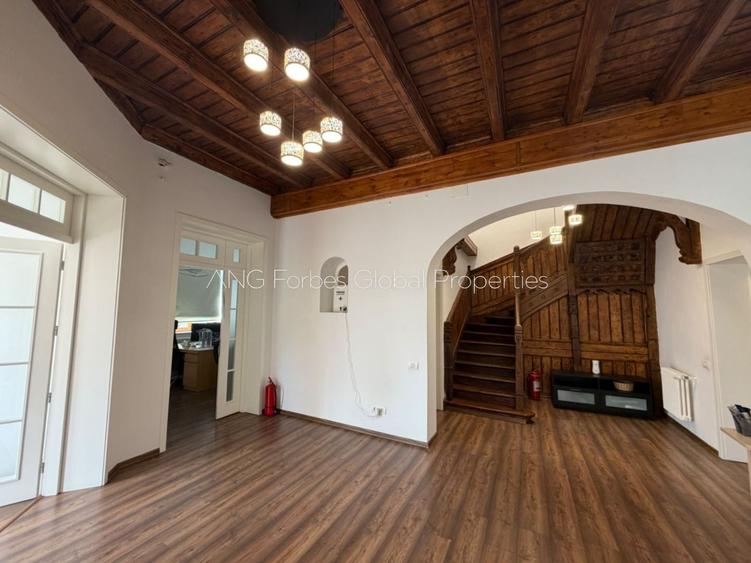 Casă individuală cu 15 camere cu Canalizare în Kiseleff