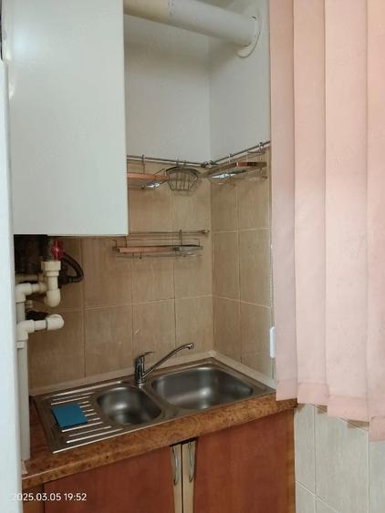 Garsonieră decomandată în Central