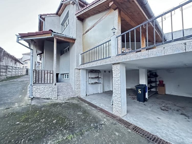 Vanzare Casa 7 Camere Renovata P+M cu 750 mp Teren acces 2 strazi topAlba CENTRU - 1