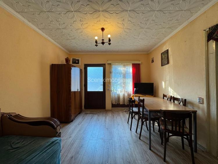 Comuna Bran, str. Pricipala, casa partial renovata, P + E, dependinte, foisor Comuna Bran, str. Pricipala, casa partial renovata, P + E, dependinte, foisor