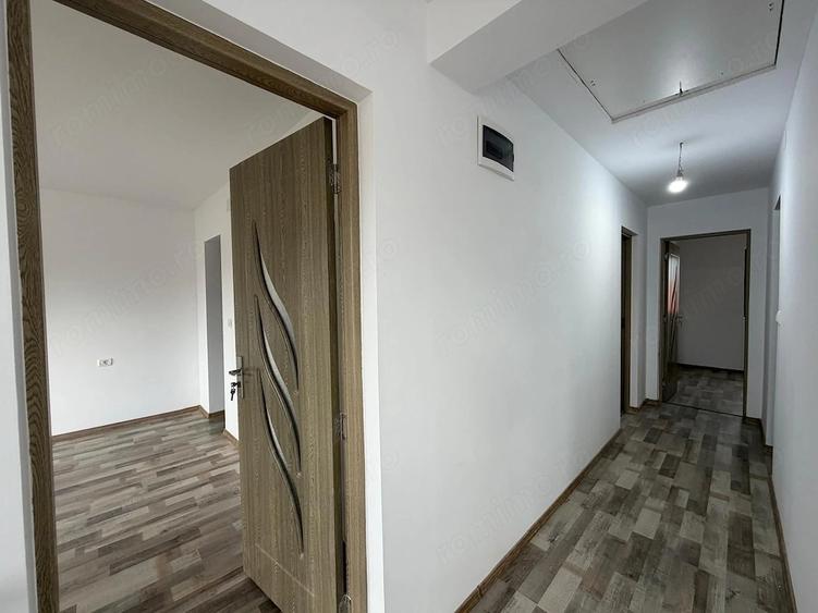 Casă cu Teren 253 Mp în Est