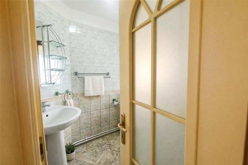 Vila impetuoasa pe 700mp teren:Spatiu versatil pentru locuinta/afacere Premium - 5