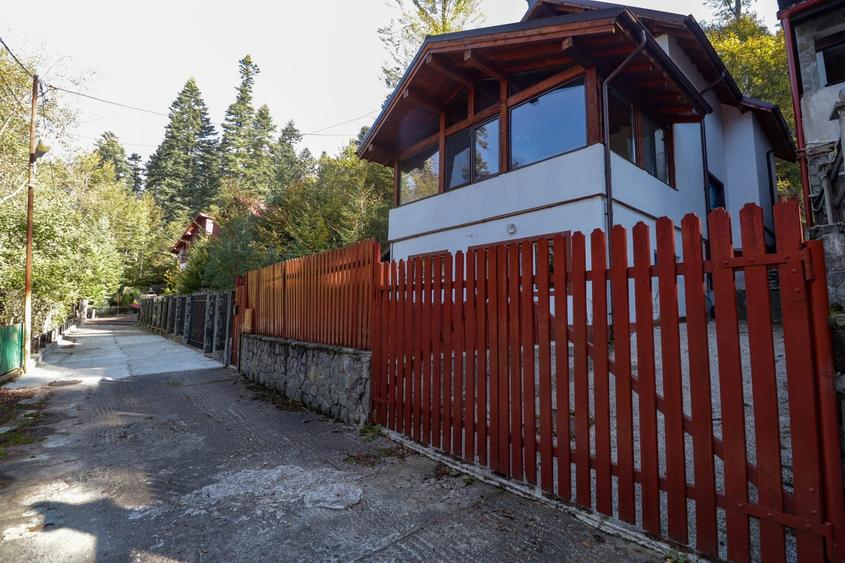 Sinaia, Cumpatu, Vila De Vanzare, Cu Vedere Deosebita Spre Muntii Bucegi!!! - 1