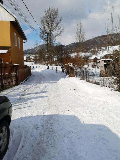 Teren generos cu casuta - 3