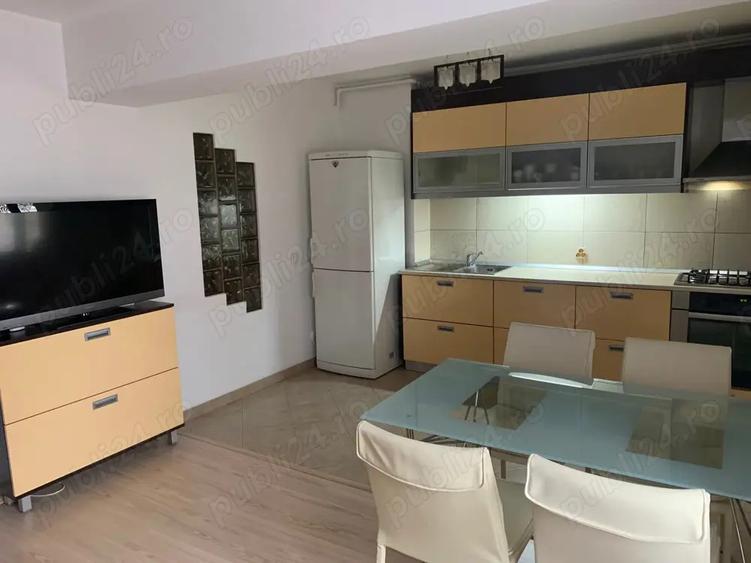 De vanzare apartament 4 camere - 5