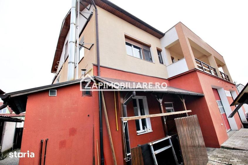 Casă cu 7 camere cu Teren 720 Mp în Unirii