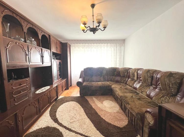 Apartament cu 2 camere decomandat în Est