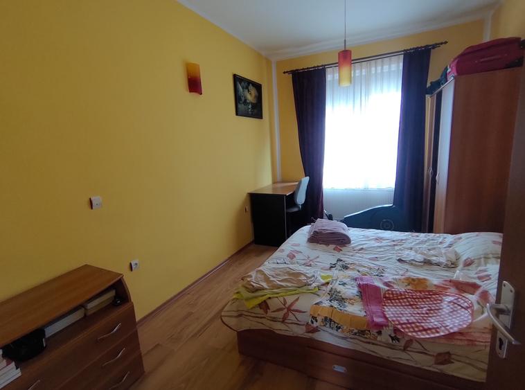 Casă individuală cu 4 camere cu Canalizare în Cârțișoara