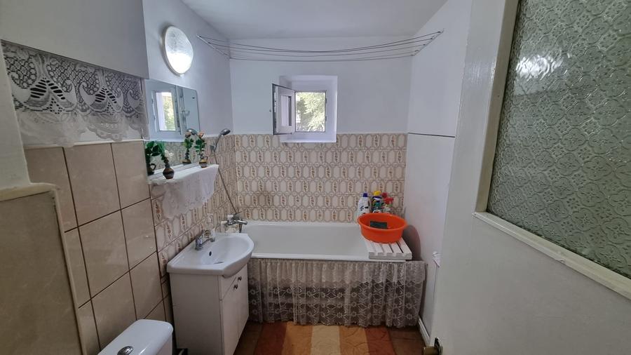 Apartament cu 2 camere decomandat în Nicolina