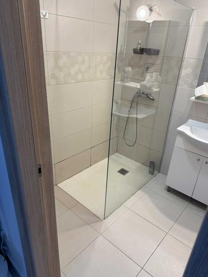 Apartament cu 2 camere decomandat în Km 4