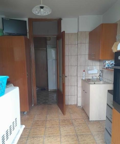 Apartament cu 3 camere decomandat în Drumul Taberei