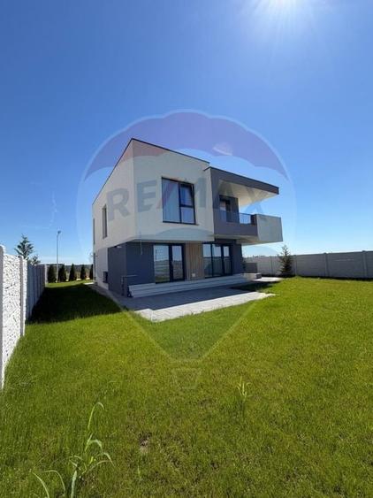 Casă individuală cu 4 camere cu Teren 401 Mp în Domnești