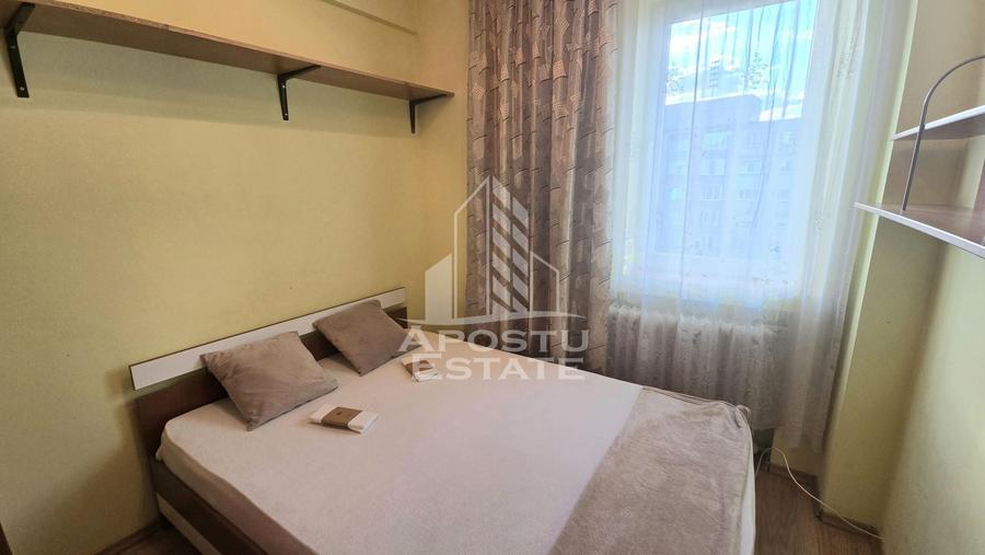Apartament cu 4 camere semidecomandat în Circumvalațiunii