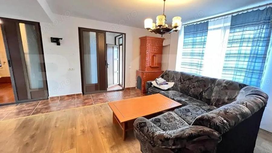 Casă cu 4 camere cu Garaj în Bogonos
