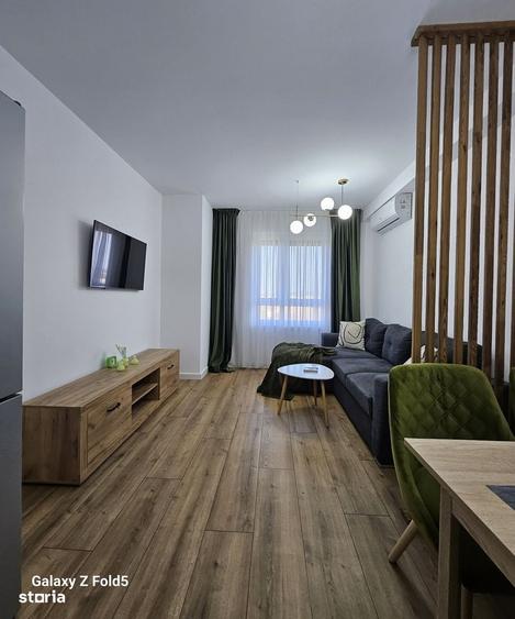 Apartament cu 3 camere decomandat în Nufărul