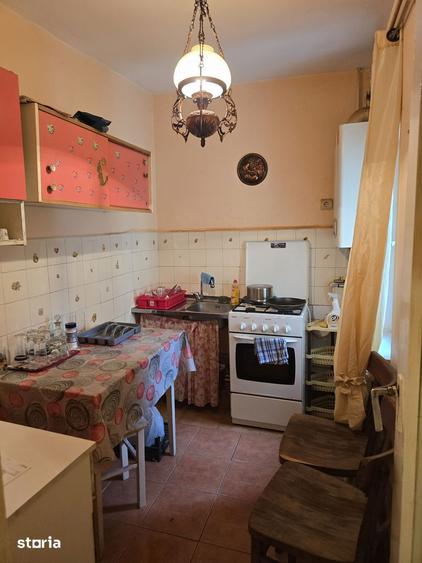 Garsonieră decomandată în Est