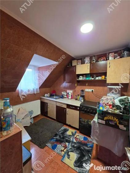 Apartament cu 3 camere decomandat, mobilat în Trei Stejari