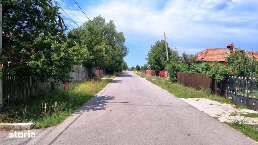 Teren de 6000 mp, în Central