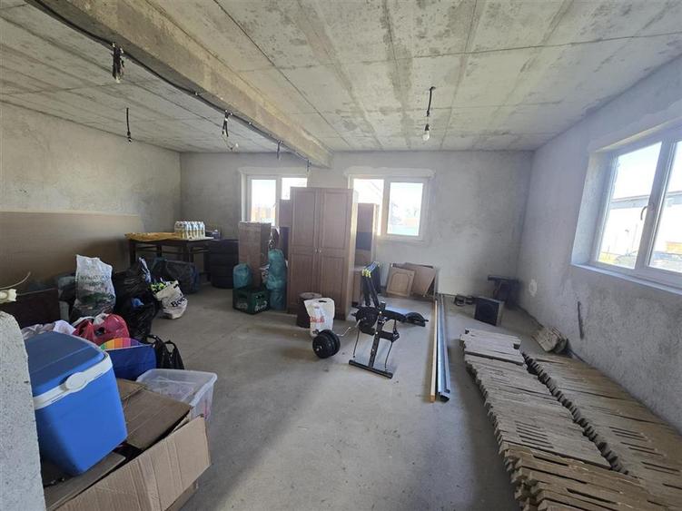 Casă cu 4 camere cu Teren 300 Mp în Palota