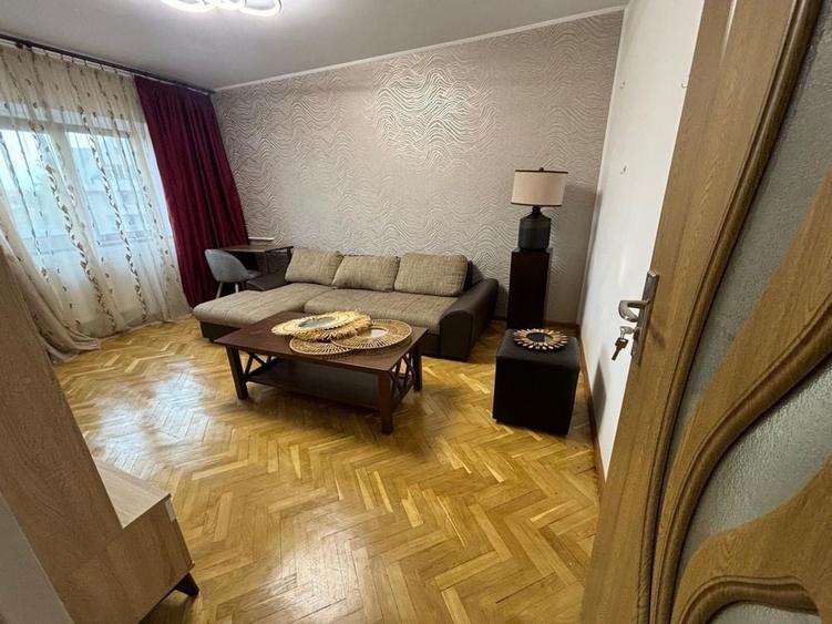 Apartament cu 2 camere decomandat în Independenței