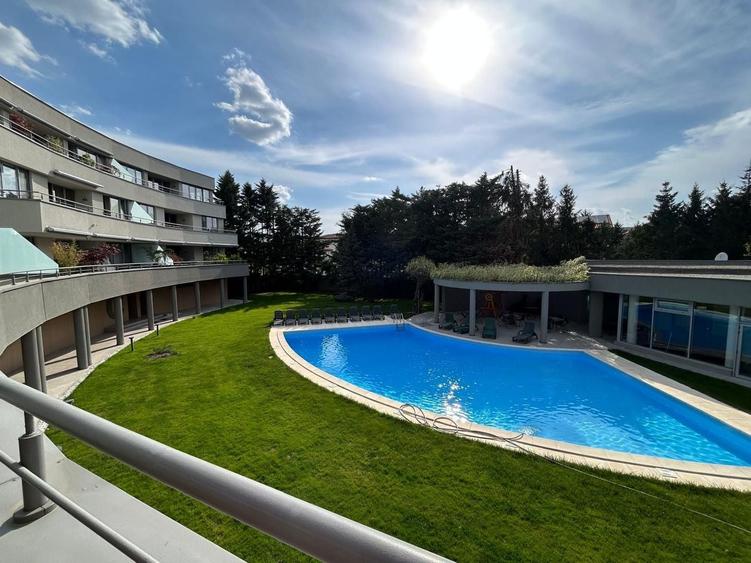 Apartament cu 4 camere semidecomandat, mobilat în Iancu Nicolae