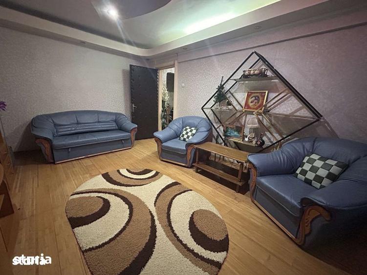 Apartament cu 3 camere decomandat în Prundu
