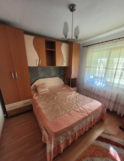 Apartament cu 3 camere decomandat în Narcisa