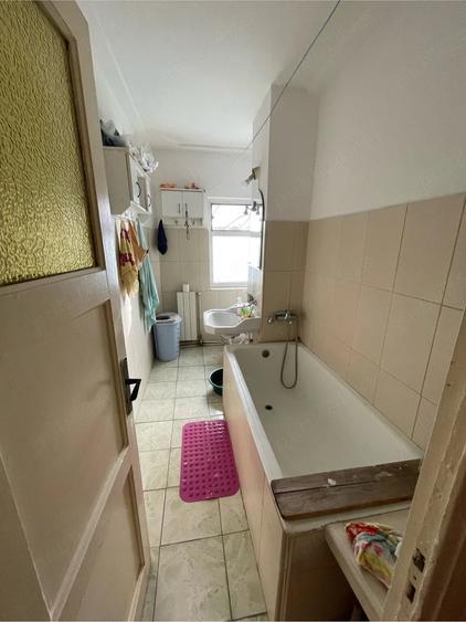 Apartament cu 3 camere semidecomandat în Ultracentral