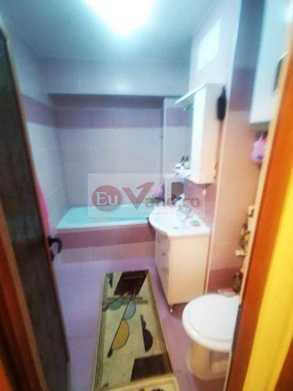 Apartament cu 3 camere decomandat, mobilat în Mazepa 1