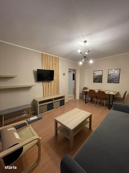 Apartament cu 3 camere decomandat în Romană