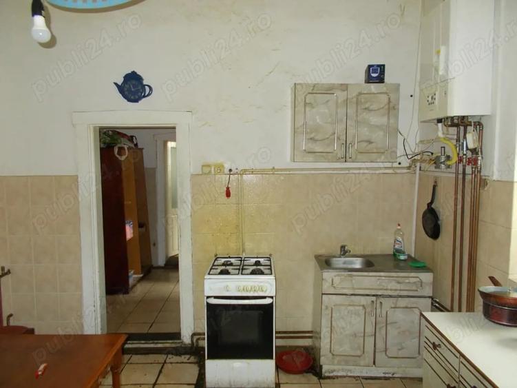 Casă cu 4 camere cu Teren 1800 Mp în Pișchia