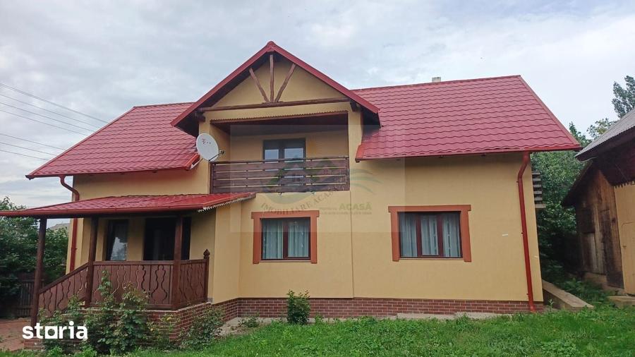 Casă cu 4 camere cu Teren 1700 Mp în Horodnic