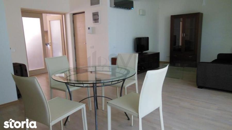 Apartament cu 3 camere, mobilat în Aviatorilor