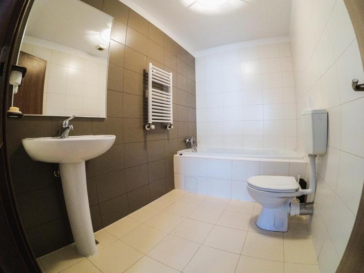 Apartament cu 3 camere decomandat în Militari