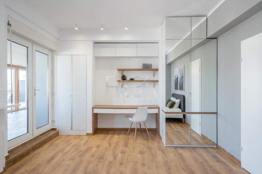 Apartament cu 5 camere decomandat, mobilat în Universitate